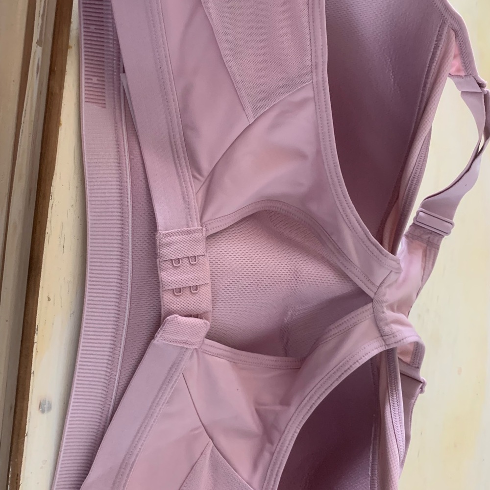Beautiful dusty rose Victoria Secrets sports bra